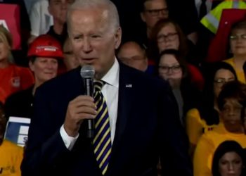 Biden promete proteger pensiones de millones de trabajadores