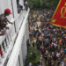Sri Lanka: Huyó el presidente, renunció el primer ministro