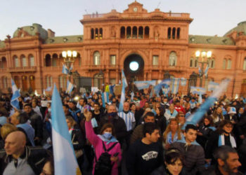 Alberto Fernández sin paz y sin tregua ante la crisis