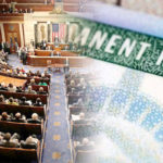 El proyecto de ley busca mantener la posibilidad de que un inmigrante indocumentado solicite una green card.