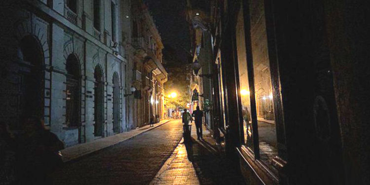 En Cuba, el exceso de apagones enciende el descontento popular.