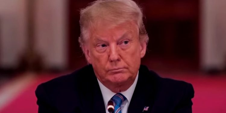 Trump se acogió a la Quinta Enmienda ante fiscal de New York