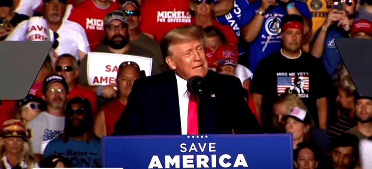 Trump pide que se le restituya en la presidencia o que haya elecciones inmediatas