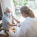 700 mil hispanos mayores de 65 años se beneficiarán de Medicare firmado por Biden