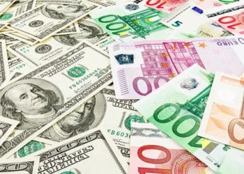 El euro retrocedió nuevamente, por debajo del nivel de paridad del dólar este lunes.