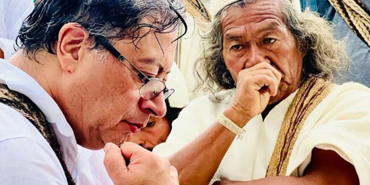 En la Sierra Nevada, Gustavo Petro se posesionó ancestralmente como presidente de Colombia.