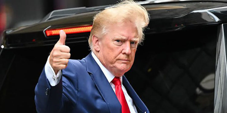 Donald Trump criticó a quienes invocan la Quinta Enmienda pero también lo hace