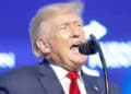 Esto le traerá problemas: Trump tachó 599 líneas en documentos confidenciales