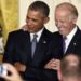 Vuelve una tradición: Biden coloca retrato de Obama en la Casa Blanca