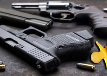 Tampa: niño encuentra un arma y le dispara a un bebé de 5 meses