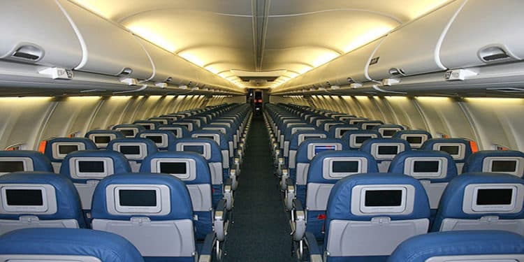 Las líneas aéreas prefieren hacer vuelos vacíos, para no perder privilegios.