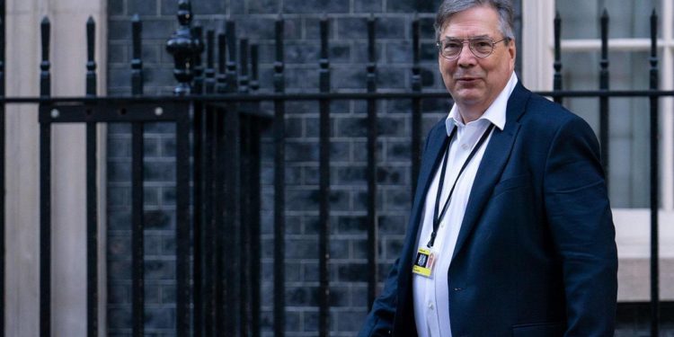 Jefe de gabinete de Primer Ministra británica implicado en hechos de corrupción con banquero Herrera Velutini