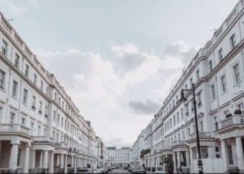 Londres: Casas de oligarcas rusos podrían ser confiscadas y convertidas en «viviendas asequibles»