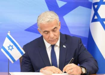 El primer ministro israelí en funciones, Yair Lapid, ha dicho que: no todos los días un país enemigo reconoce al Estado de Israel.