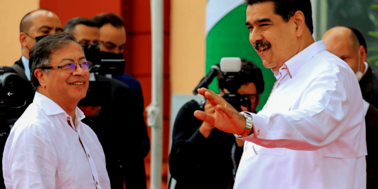 Petro en Caracas lanza una nueva era de relaciones con Venezuela
