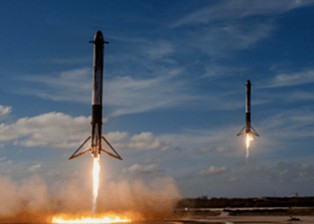 El cohete operativo más poderoso del mundo: Spacex lanza el Falcon Heavy