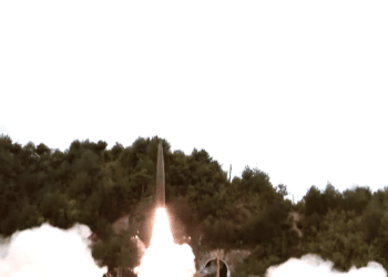 Corea del Norte lanzó misil capaz de llegar a EEUU