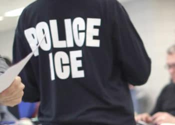 El Servicio de Control de Inmigración y Aduanas - ICE, al parecer, abusa de la Cuarta Enmienda.