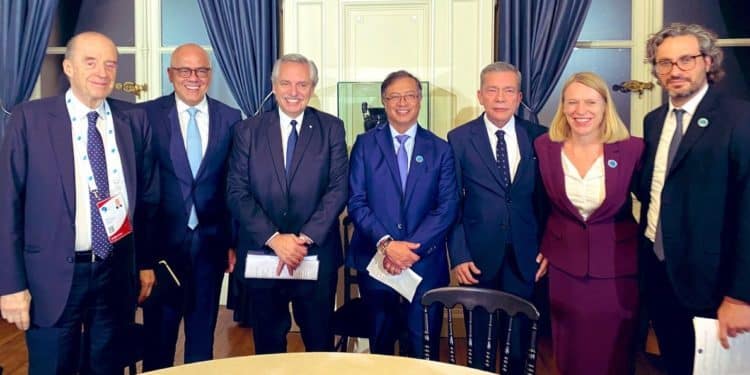Más allá de la noticia: ¿La mediación de Macron, Petro y Fernández llevará a un diálogo que sí dé frutos?