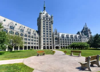 Estudiantes tomaron el campus de Universidad en Nueva York