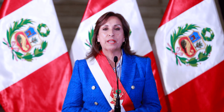 Perú: Boluarte propone adelanto de elecciones y declara Estado de Emergencia
