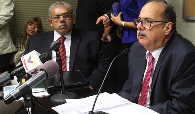 Luis Aquiles Moreno podría sustituir a Guaidó en la presidencia interina