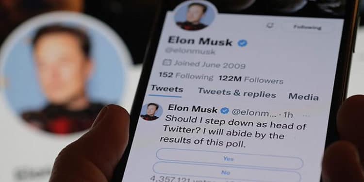 En la encuesta un 57,5% de los usuarios invitó a Musk a dejar su cargo al frente de Twitter.
