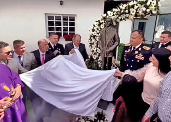 En la inauguración de la capilla, fue develada una estatua del recién beatificado Doctor José Gregorio Hernández.