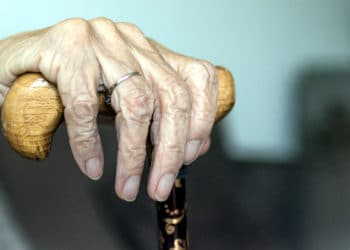 La Covid 19 y el consumo de drogas redujeron la esperanza de vida por segundo año consecutivo en EEUU.