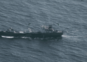 Barco espía ruso merodea las costas de Hawái