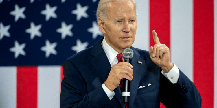 Biden planea poner fin a la emergencia médica por Covid en mayo