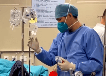 Caos en China por aumento inmanejable de casos de Covid