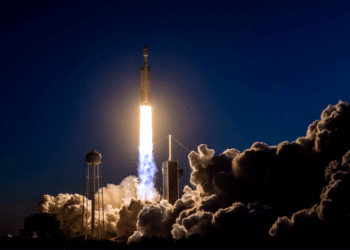 Primera misión para la Fuerza Espacial de EEUU: Spacex lanzó con éxito el Falcon Heavy
