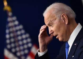 Biden logra el más alto índice de aprobación por más de un año