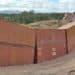 En Arizona, se erogaron unos $76 millones de fondos estatales, para quitar los contenedores.