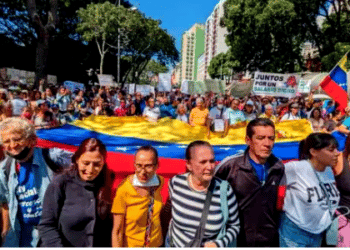 Marcha de docentes no pudo ser detenida por amenazas de colectivos