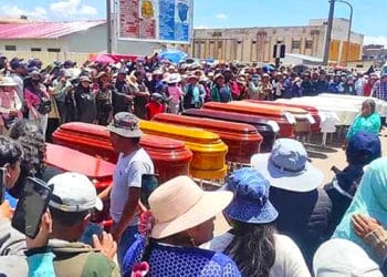 Fiscalía de Perú investiga a la presidenta, Dina Boluarte, por presunto delito de genocidio durante las protestas, junto a otros altos funcionarios.