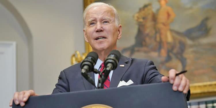 Joe Biden felicitó a Kevin McCarthy por estar al frente de la Cámara Baja