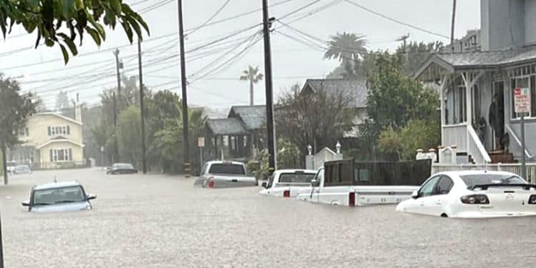En California, según las autoridades climáticas, las lluvias seguirán por una semana más.