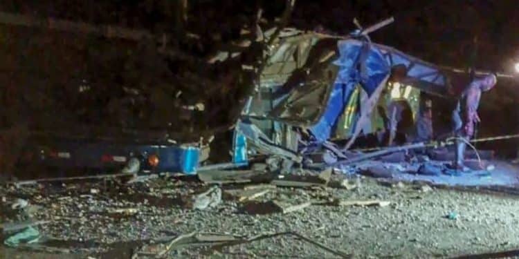 Panamá: 39 migrantes muertos y 23 heridos en accidente de bus