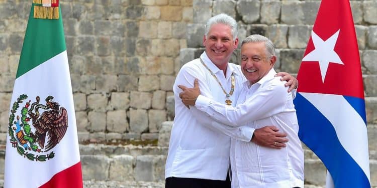 AMLO critica el bloqueo de EEUU a Cuba y pide levantarlo
