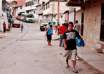 VOA: «Recuperación económica» …¿Desnuda una Venezuela con más desigualdad?