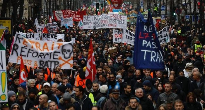París paralizada por protestas contra reforma de pensiones