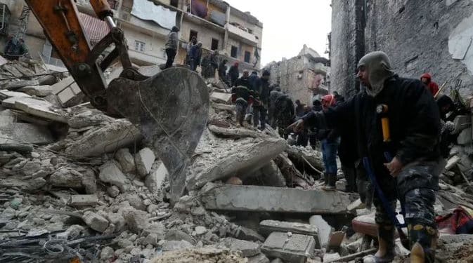 Casi 5 mil muertos por terremoto en Turquía y Siria: OMS teme que superen los 20 mil