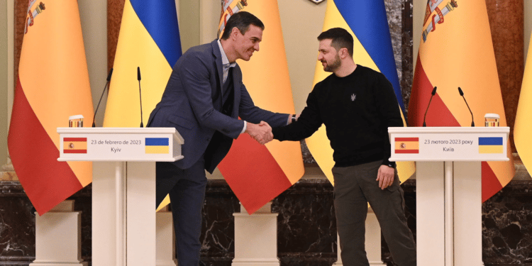 En Kiev Pedro Sánchez promete enviar diez tanques Leopard 2