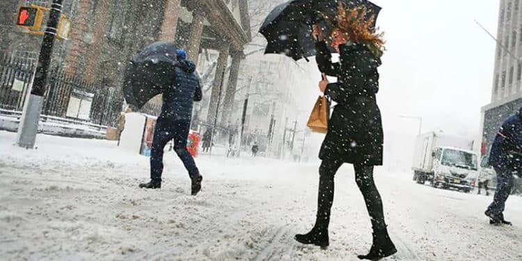 Según autoridades meteorológicas, existe riesgo de lluvias y vientos dañinos.