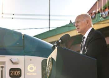 Biden usa poder de veto por primera vez en su presidencia