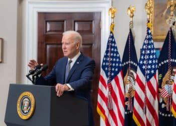 En medio de la caída del SVB: Biden garantiza que «sistema bancario de EEUU es seguro»