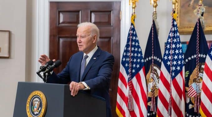 En medio de la caída del SVB: Biden garantiza que «sistema bancario de EEUU es seguro»