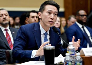 El CEO de TikTok, Shou Zi Chew, no salió muy bien librado de la audiencia en el Congreso.